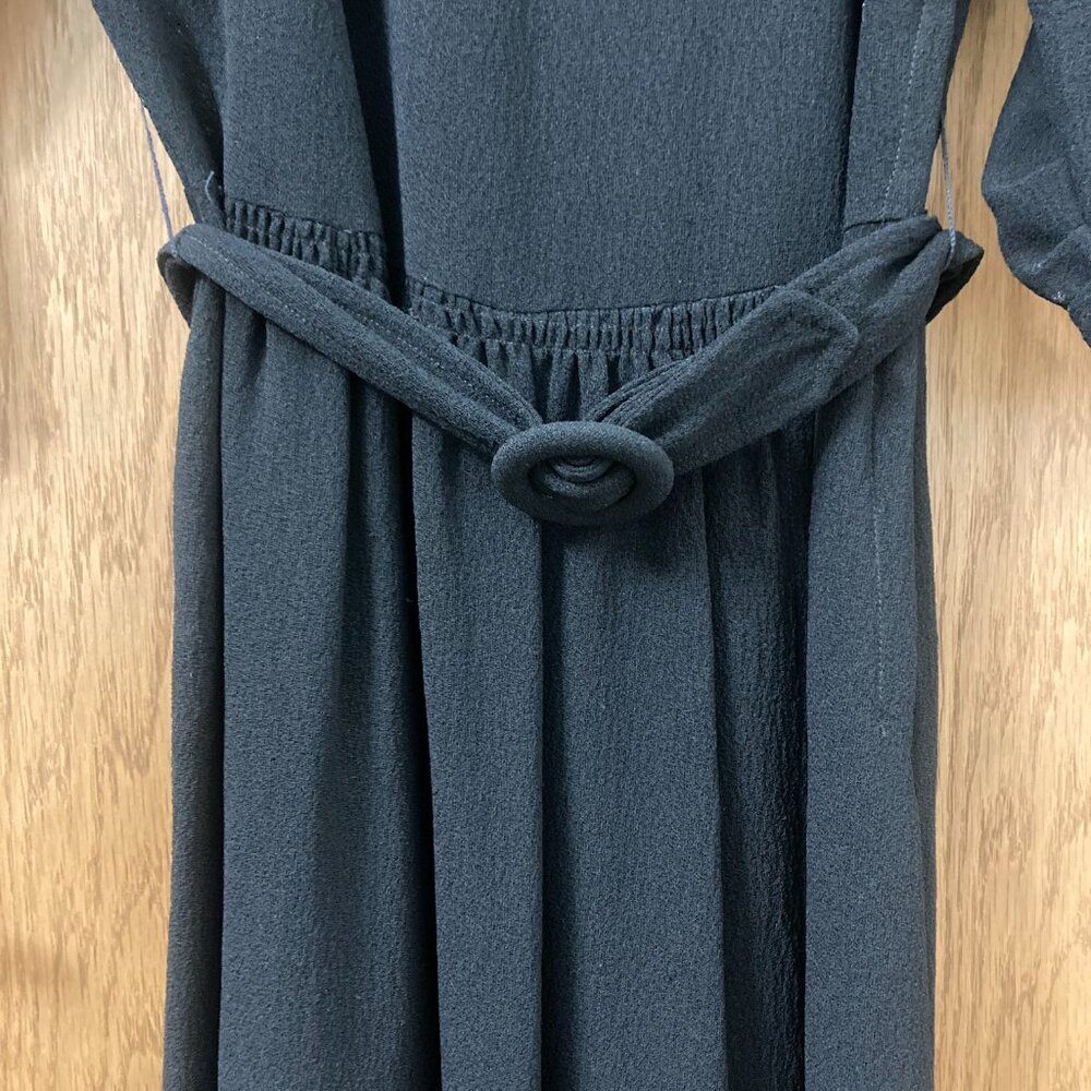Vintage 1940s Cartwright Black Crepe Collared Dress with Embroidered Violin - 6 - Picture 6 of 12